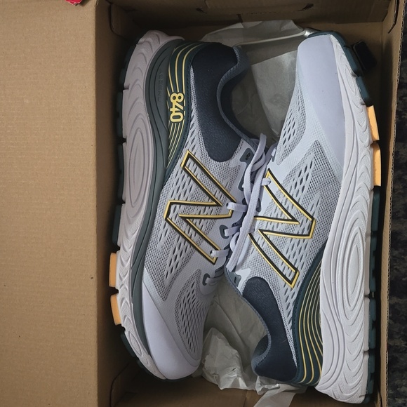 New Balance Gray 840 Running Shoes - Picture 1 of 3